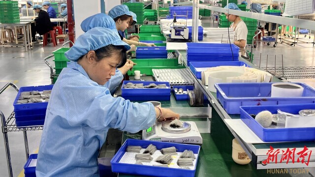 一企业用小小化妆刷“破圈” 湖南日报冰球突破爆百万大奖从沿海到内陆炎陵(图2)